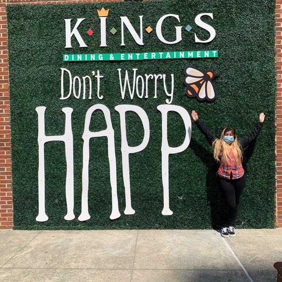 Meet your Posher, Nataly - Picture 1 of 1